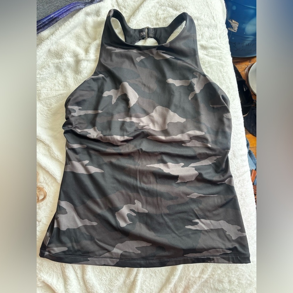 Athleta Black & Gray Camo Print Racerback Tank Top w/ Underwire | Size 38D/DD